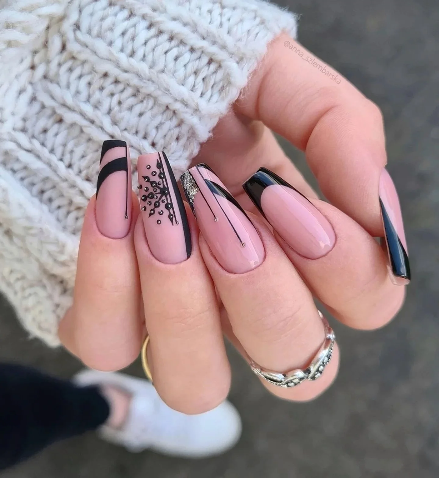 Winter Snowflake Nail